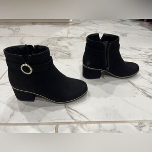 Girls size 13, black booties with sparkle detail.